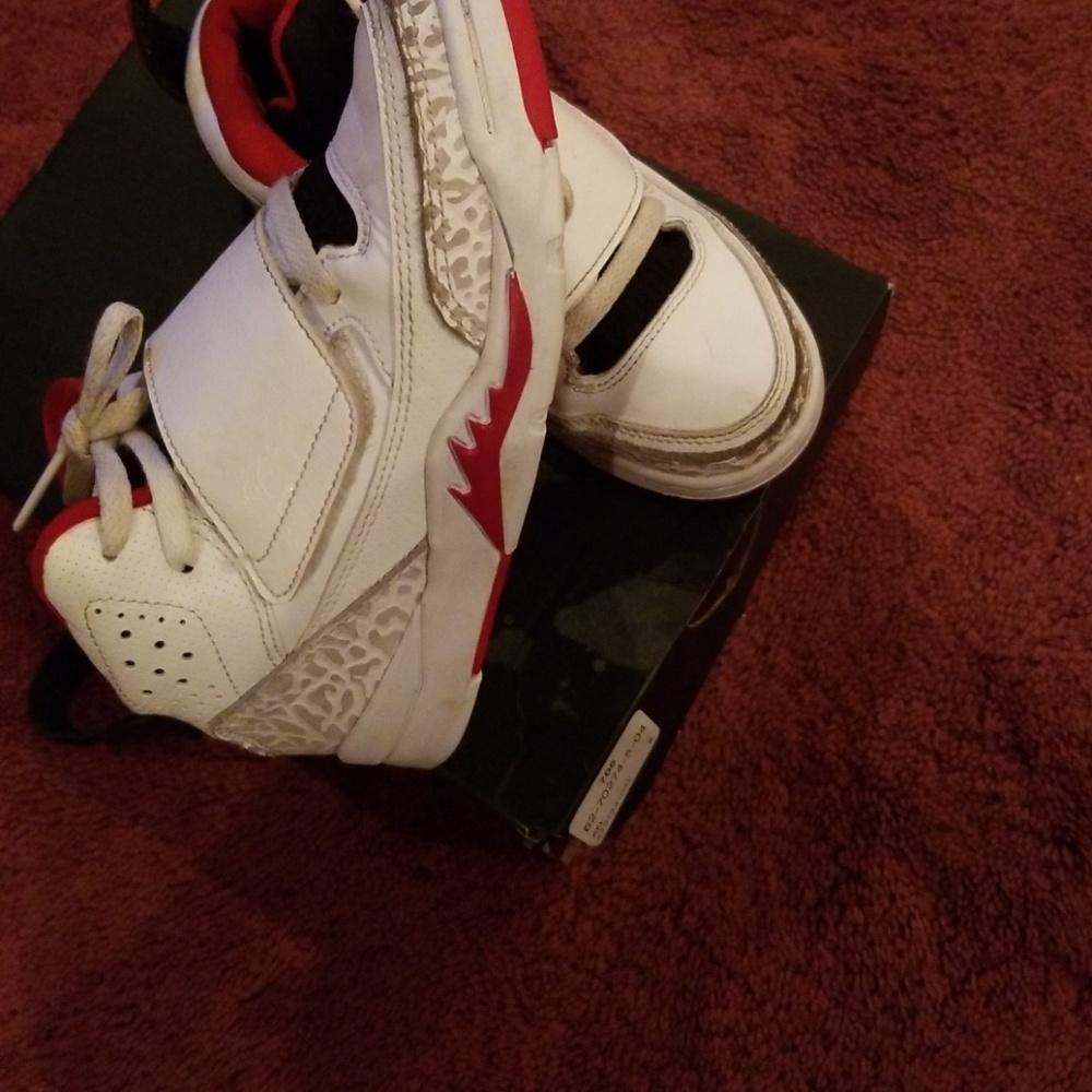 Sneakers - Picture 5 of 7